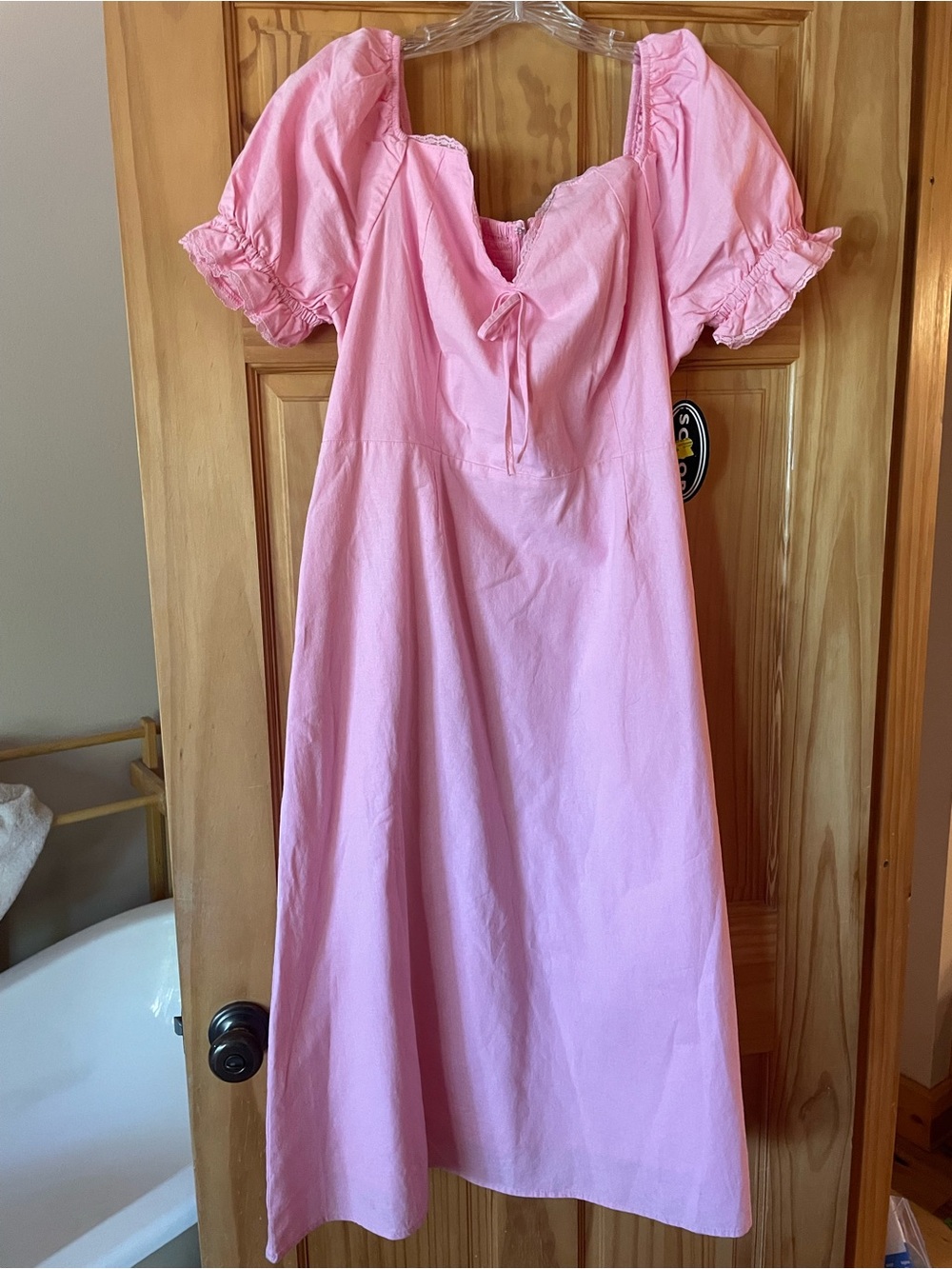 Puff-Sleeve Pink Midi Dress with Sweetheart Neckline